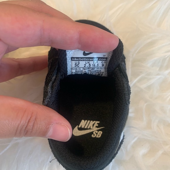 Children’s Nike Shoes Size 3C - Picture 6 of 7
